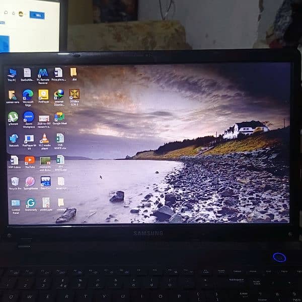 Samsung Core i 5 8 gb Ram Big display laptop 1