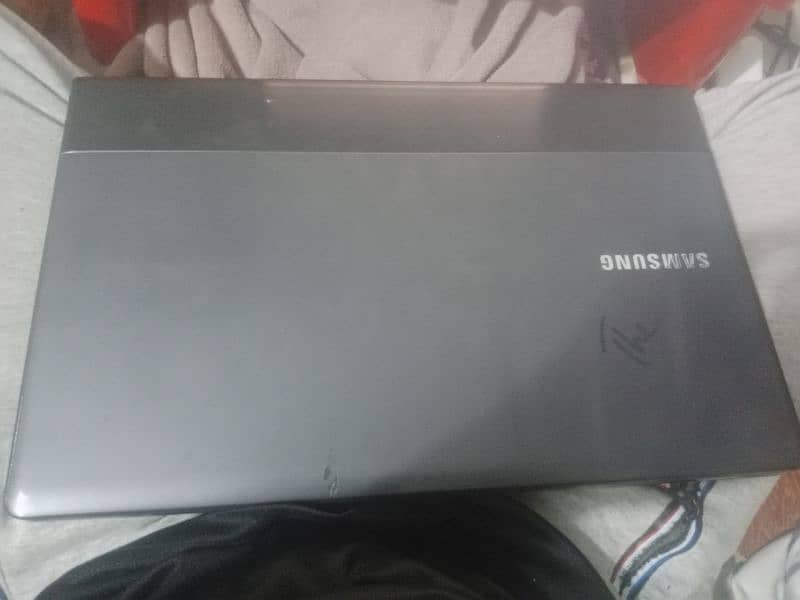 Samsung Core i 5 8 gb Ram Big display laptop 12