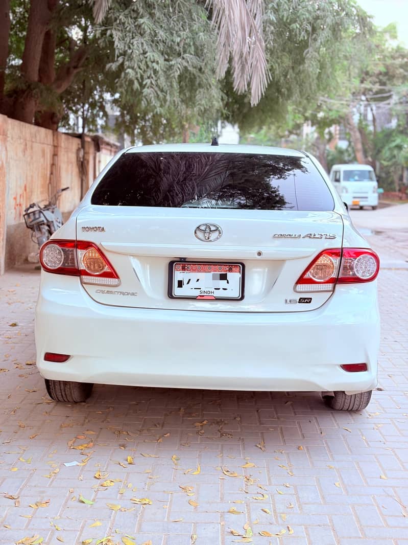 Toyota Corolla Altis 2013 1