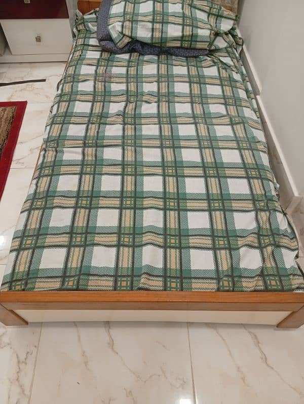 Single small size bed for sale with mattress 4