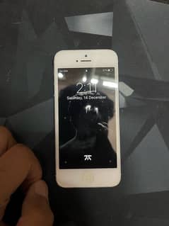 iPhone 5 16GB Factory Unlock PTA approved