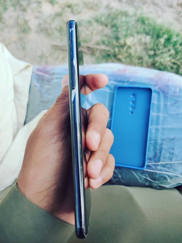 One plus 8 condition 9/10  dual sim pta proved lifetime 3