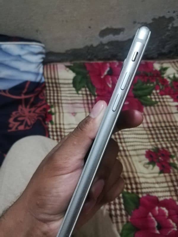 IPhone 8plus PTA 4