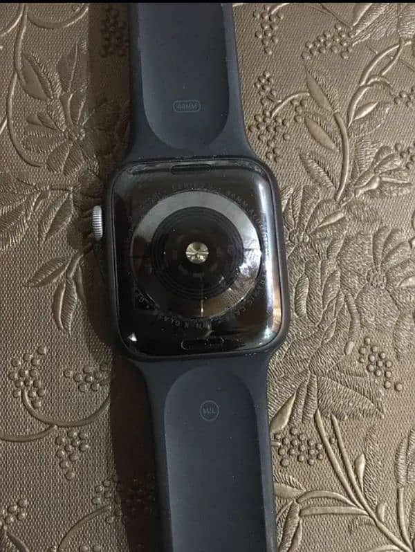 apple watch series 5 44mm 4