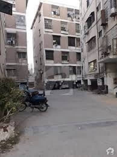 3 Bed D D 3rd Floor Boundry Wall Gulshan-e-Iqbal, Block 14 0