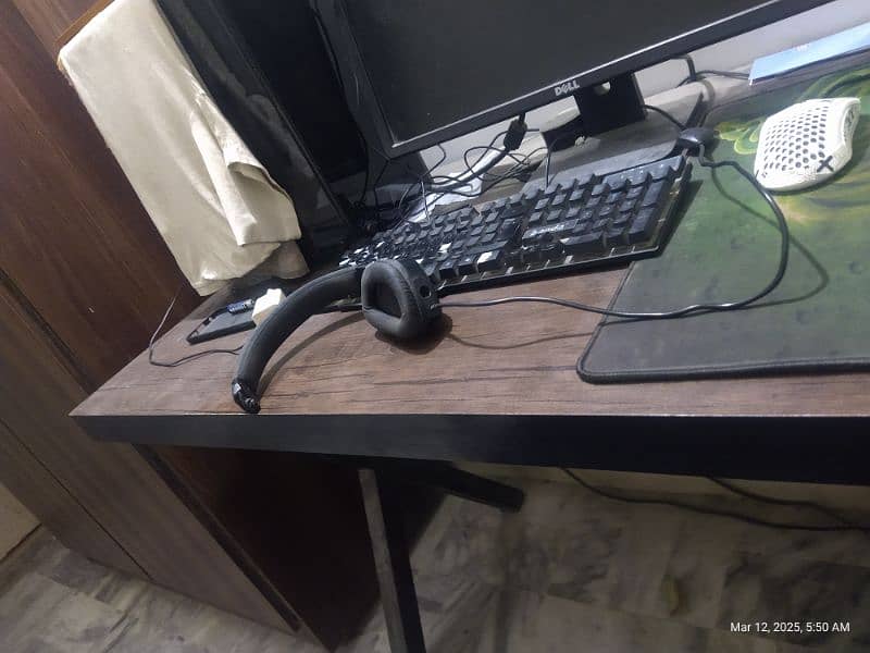 Working/Gaming Desk 3