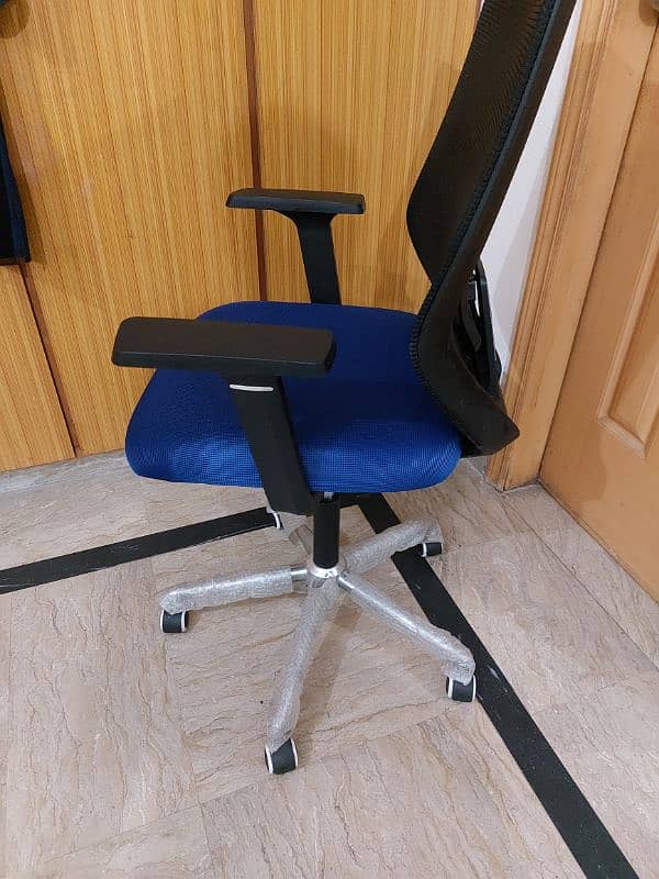 Imported comfortable  Chair for Sale 3