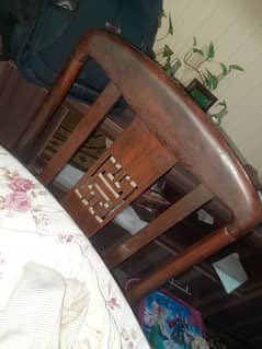 Dining table for sale