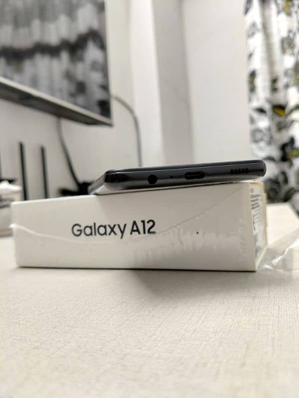 Samsung Galaxy A12 (4GB, 128GB) 2