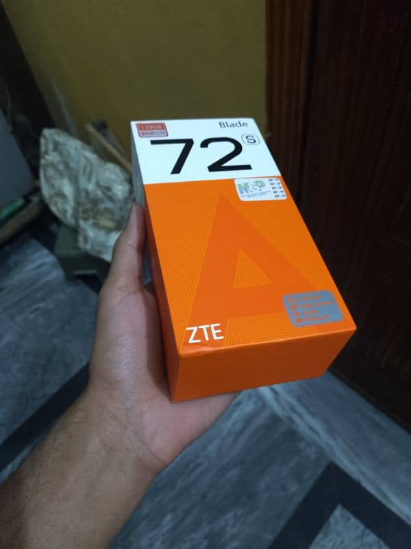 ZTE blade a72s 4+4/128 box charger 7 8 month warranty 6