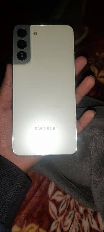 samsungs22+ 0