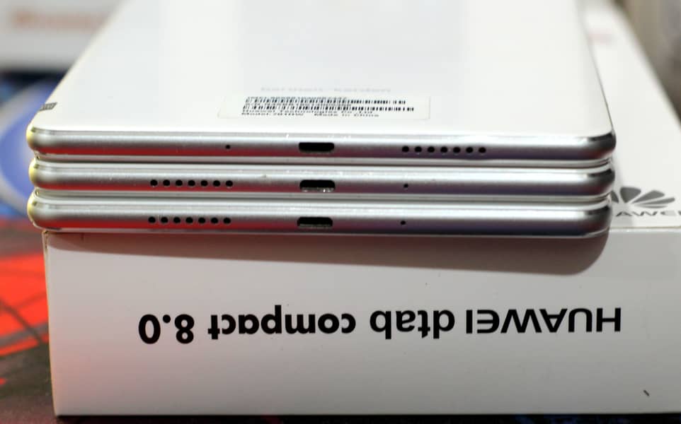 Huawei Gaming Tab 2GB RAM 16GB ROM mediapad M3 Lite S with box 2