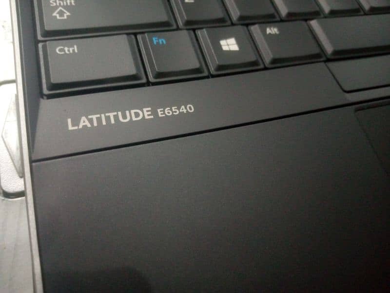 Dell latitude e6540 core i5-4 generation 8/500 Hhd. 3