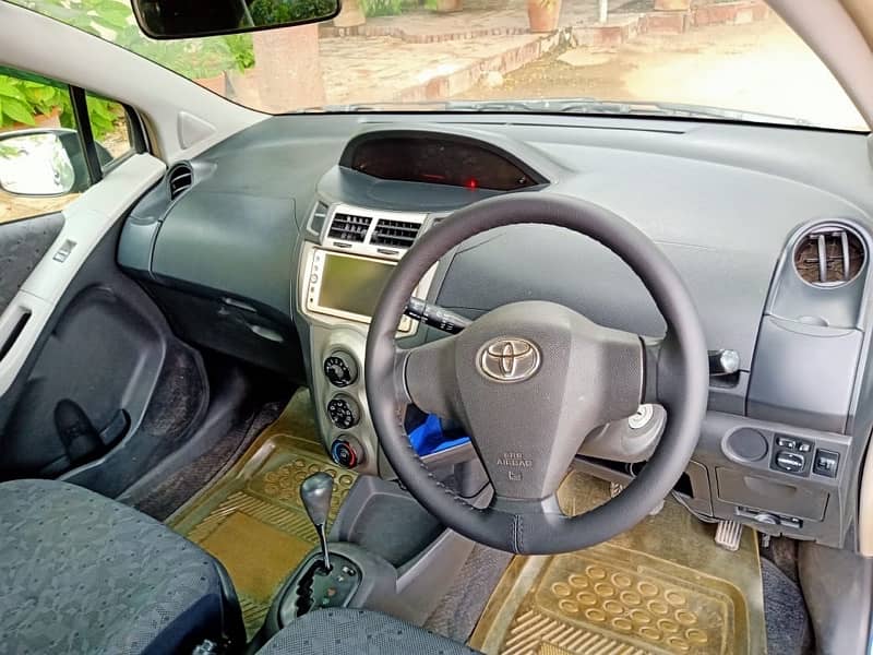 Toyota Vitz 2010 4