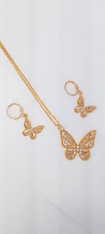 Beautiful butterfly necklace and studs pair, golden 1