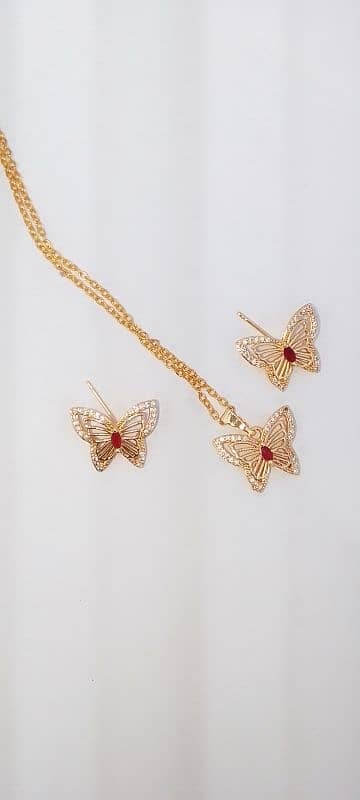 Beautiful butterfly necklace and studs pair, golden 3