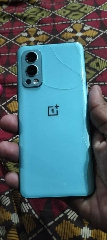 oneplus nord 2 back broken 1