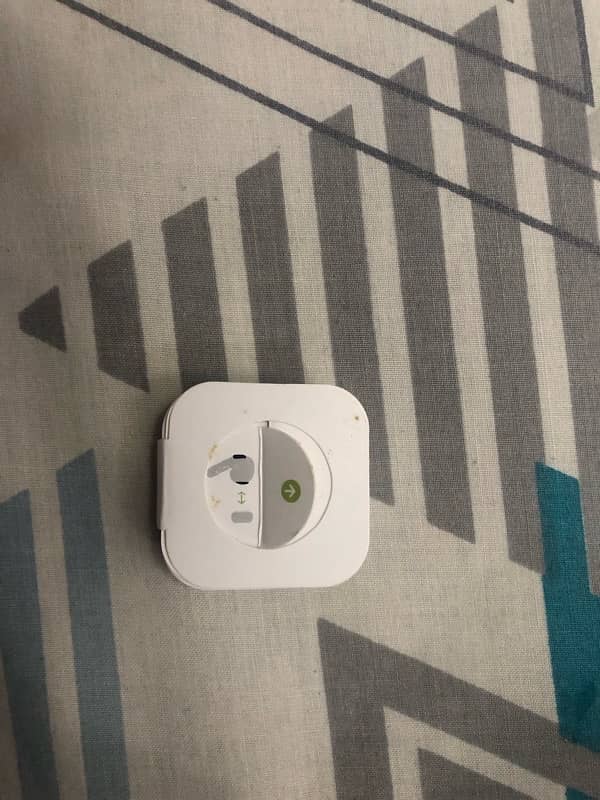 AIRPODS PRO 2 (WITH FREE SILICONE CASE) 4