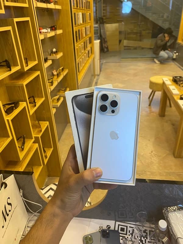 iphone 15 pro max 0