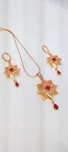 necklace pendant set Beautiful gold plated.