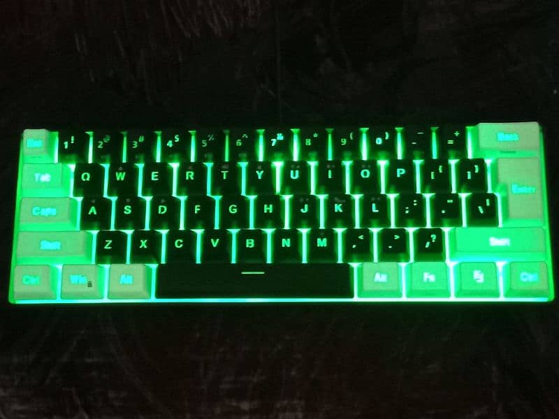 Gaming keyboard 60% ultra fast response time 3