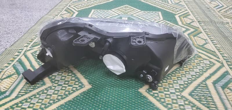 Honda Civic headlight 2000 model 4