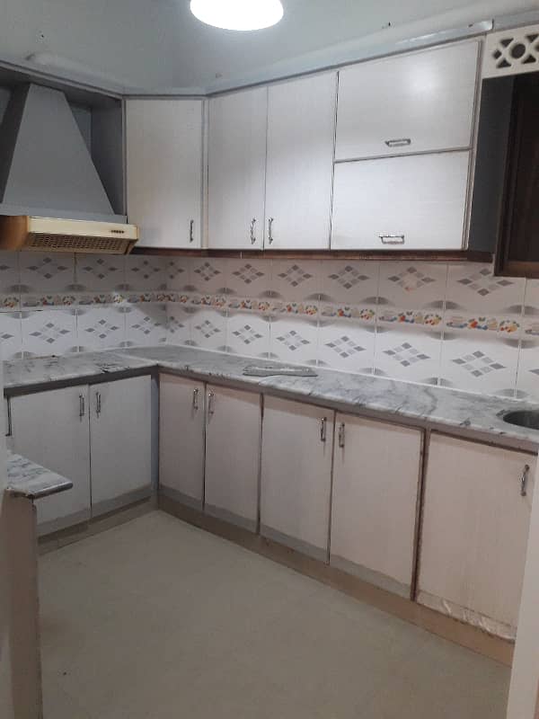 three bed dd portion for rent in johar 0