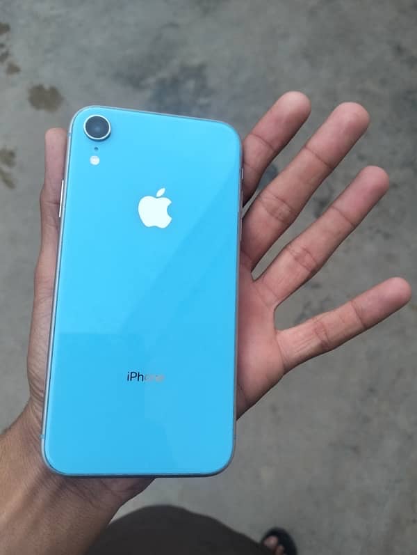 iPhone XR 3