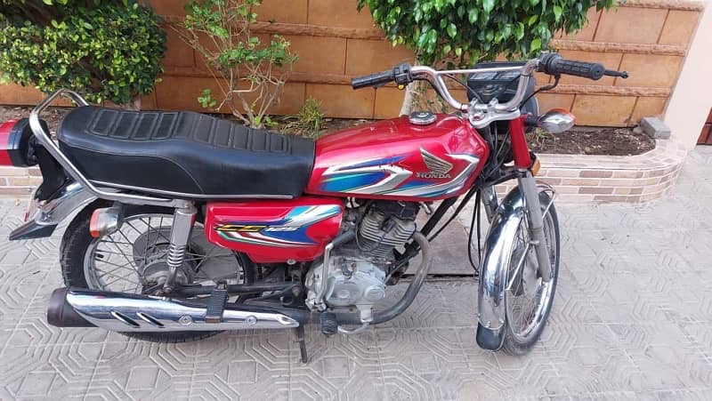 Honda 125 model 2022 karachi number 4