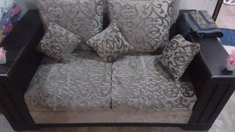 good condition sofa set 0