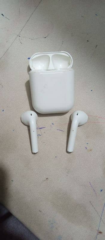 Earbuds i12 good condition 2