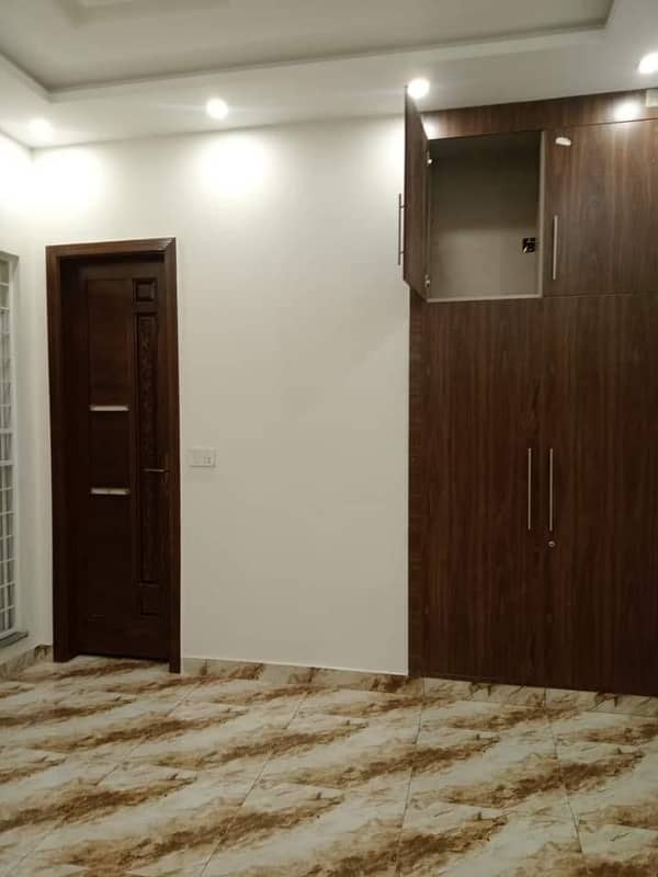 10 Marla Lower Portion For Rent In Paragon City Lahore 1