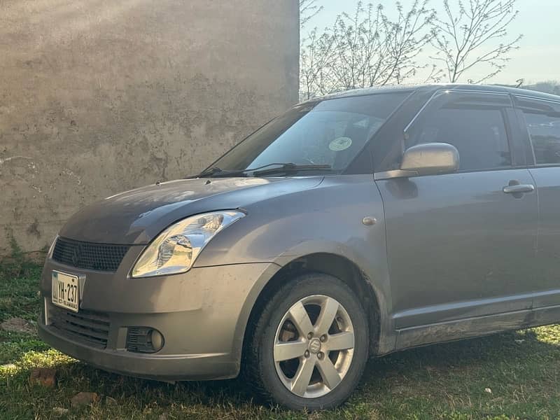 Suzuki Swift DLX 1.3 3