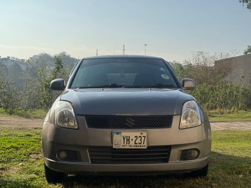 Suzuki Swift DLX 1.3 4