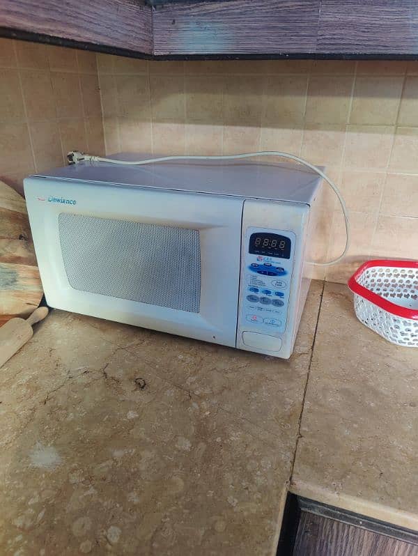 Dawlance large sized microwave oven 0