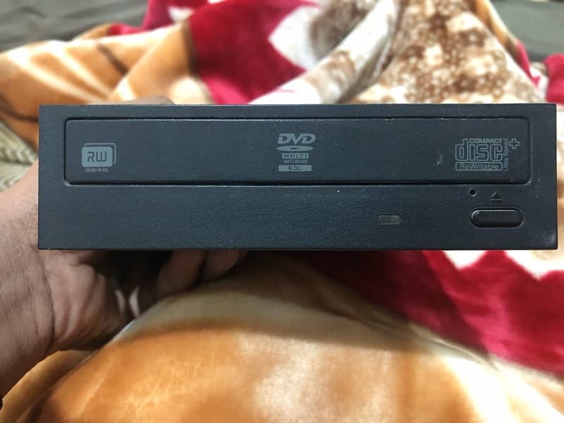 dvd rom read and writable drive 0