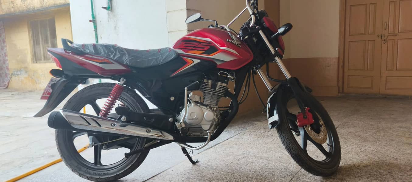 Honda CG 125 Deluxe | Model 2025 | TOTAL GENIUN 0