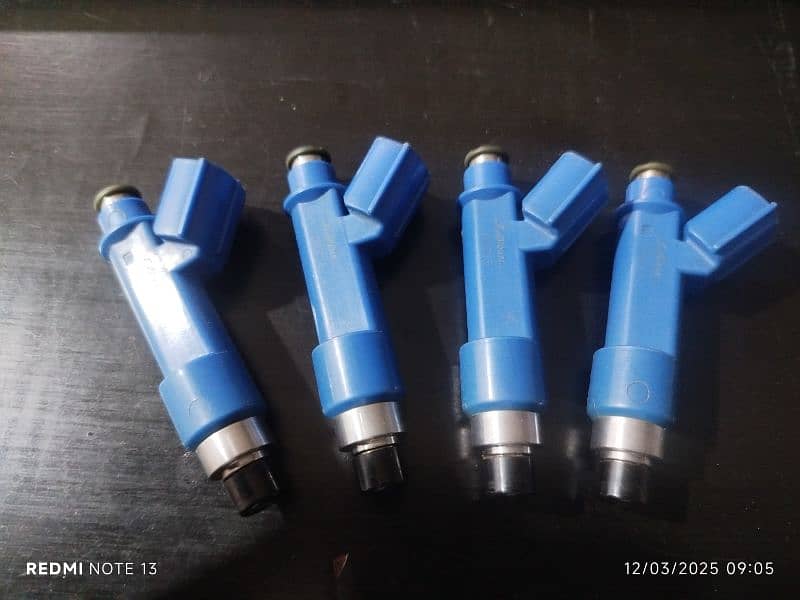 Toyota Xli 2013 fuel Injectors 0