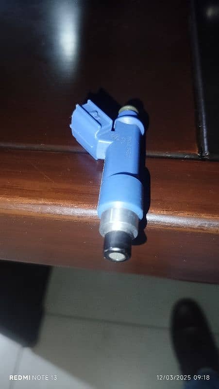 Toyota Xli 2013 fuel Injectors 1