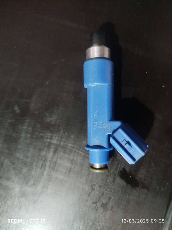 Toyota Xli 2013 fuel Injectors 2