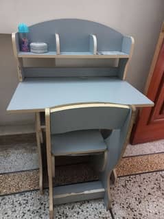 Kids study table