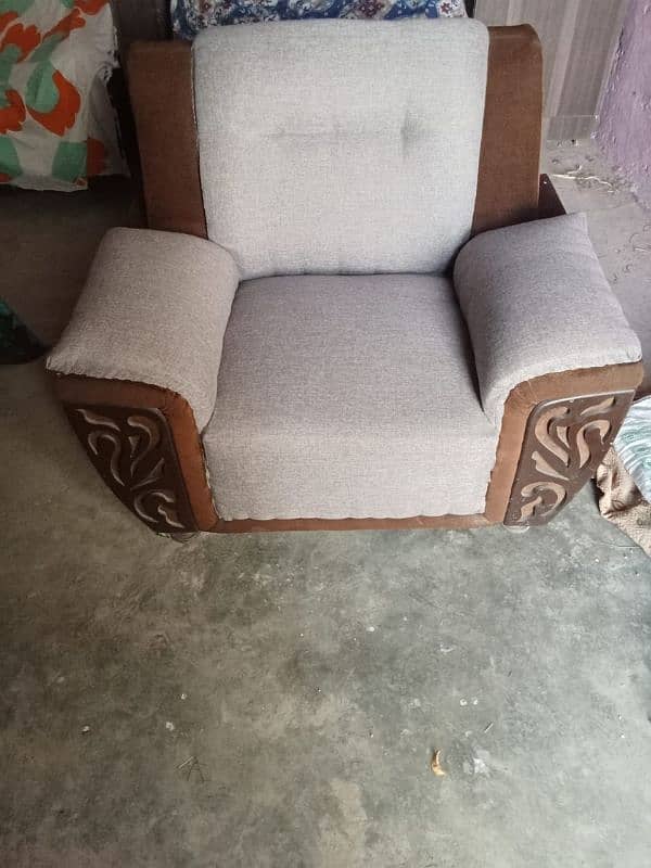 7 seater sofa set Urgent sale 0