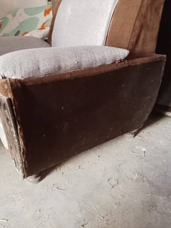 7 seater sofa set Urgent sale 1
