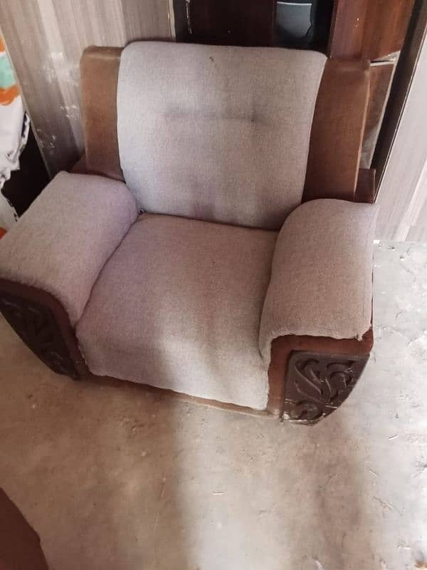7 seater sofa set Urgent sale 2