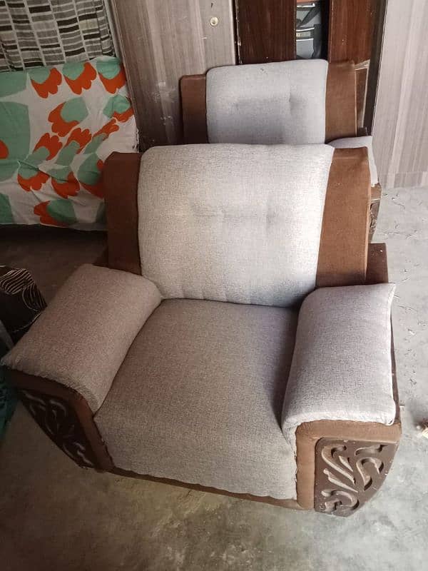 7 seater sofa set Urgent sale 8