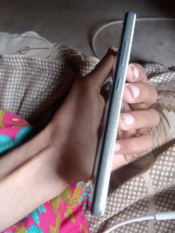 Bhai all ok mobile haa daba charger sath milay ga 2