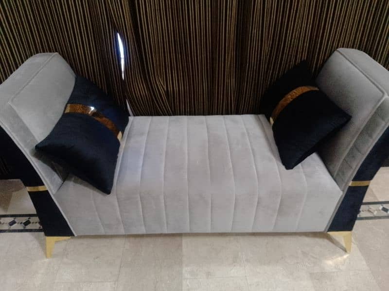 7 seeter sofas with dewan and tables or 4 seets 3