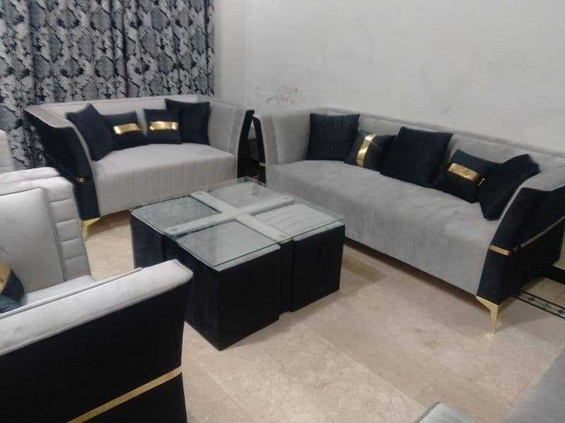 7 seeter sofas with dewan and tables or 4 seets 5