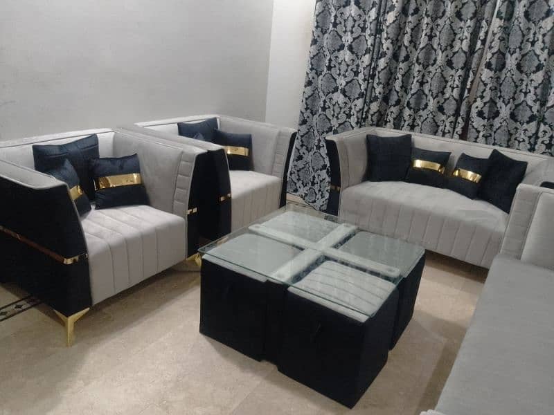 7 seeter sofas with dewan and tables or 4 seets 6