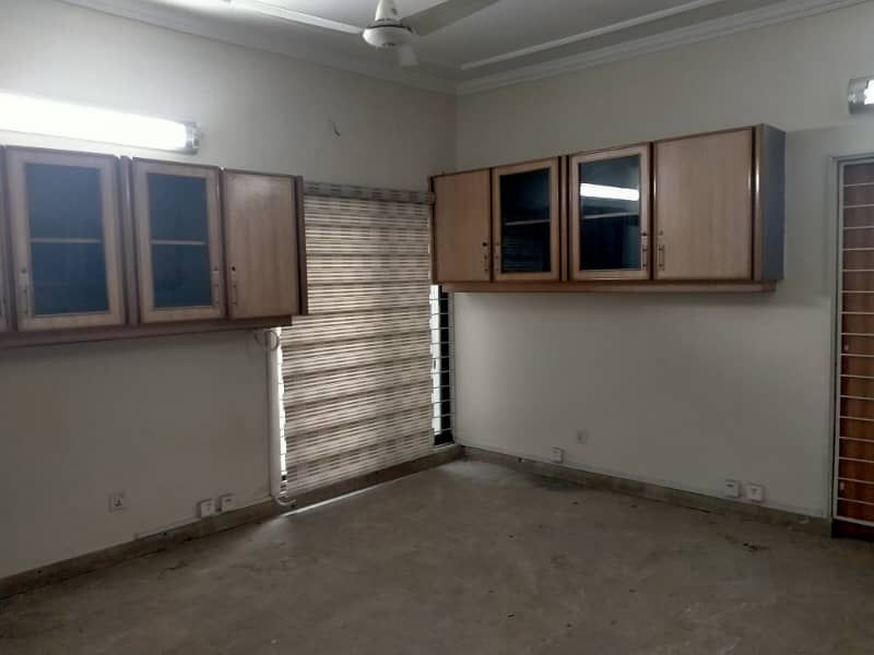 CANTT,1 KANAL COMMERCIAL USE HOUSE FOR RENT GULBERG GARDEN TOWN MOLDEL TOWN SHADMAN LAHORE 14